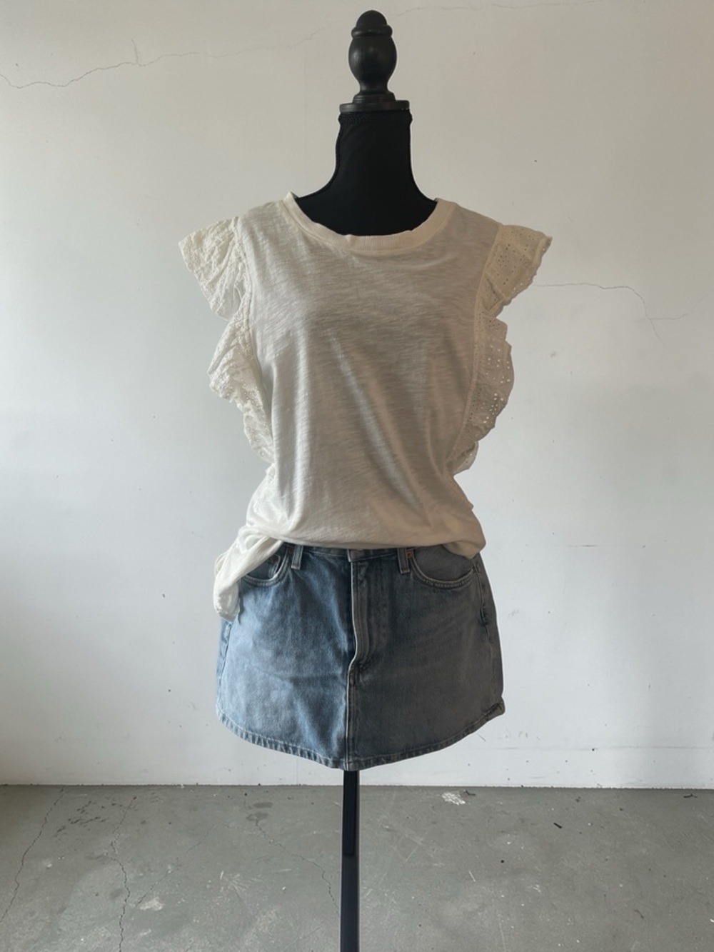 Pilcro Anthropologie Eyelet Ruffle Sleeve Top White Medium Boho Cotton Tee